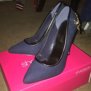 ShoeDazzle Navy Blue Pumps